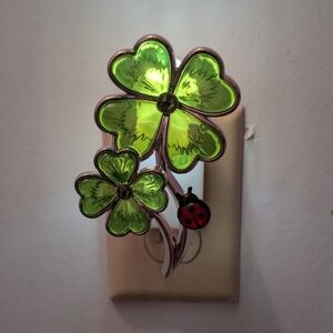 Bath & Body Works Green Shamrock Clover Nightlight with Ladybug Accent